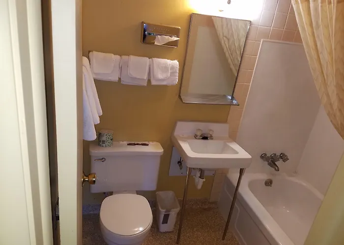 Travelodge By Wyndham Motel