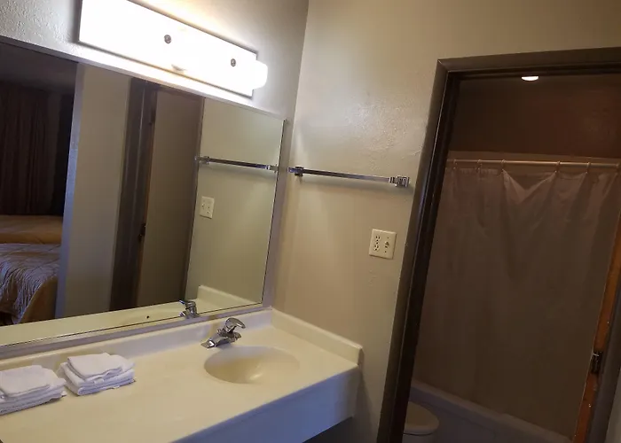 Travelodge By Wyndham Motel Evanston